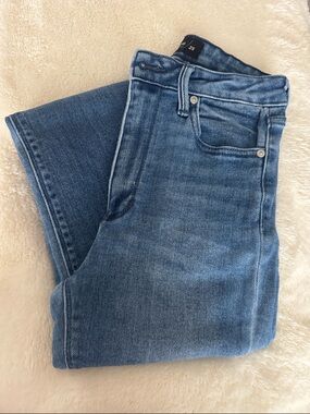 Just Black Denim Women's Blue High-Rise Skinny with Frayed Bottoms!